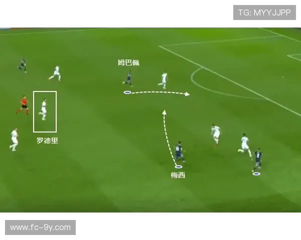 足球超远射门绝技揭秘 足球场上的视觉冲击与技术突破